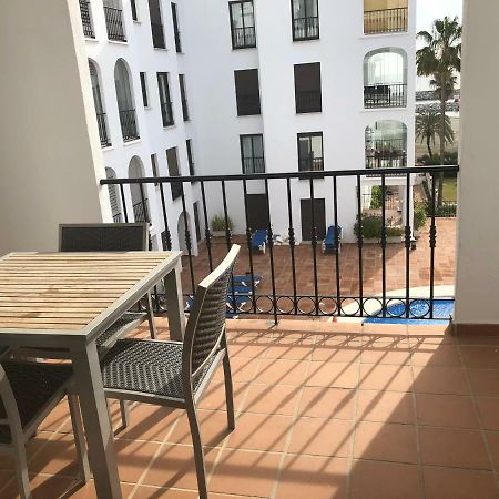Puerto De La Duquesa Sea View Apartment Manilva Exterior photo