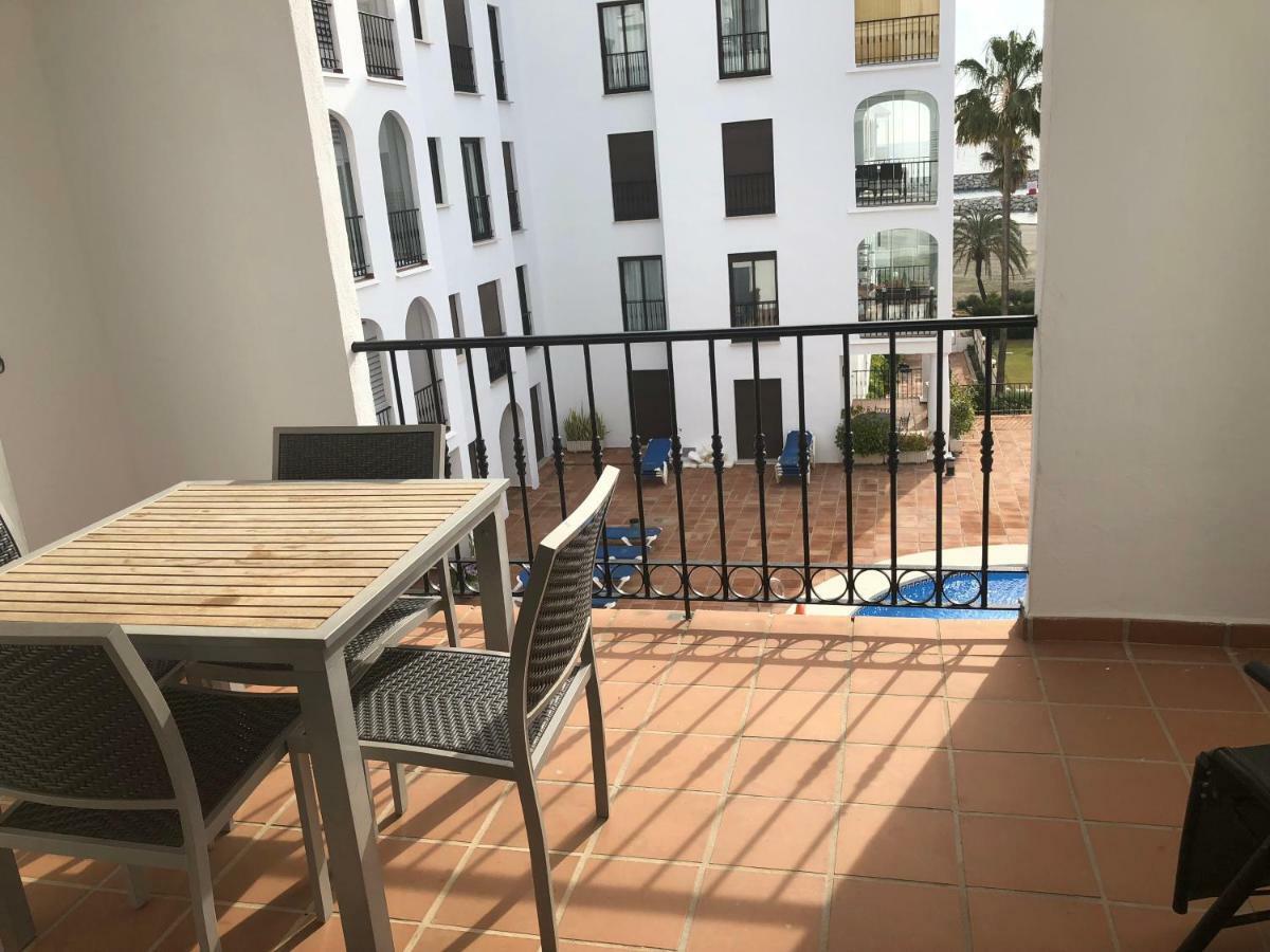 Puerto De La Duquesa Sea View Apartment Manilva Exterior photo